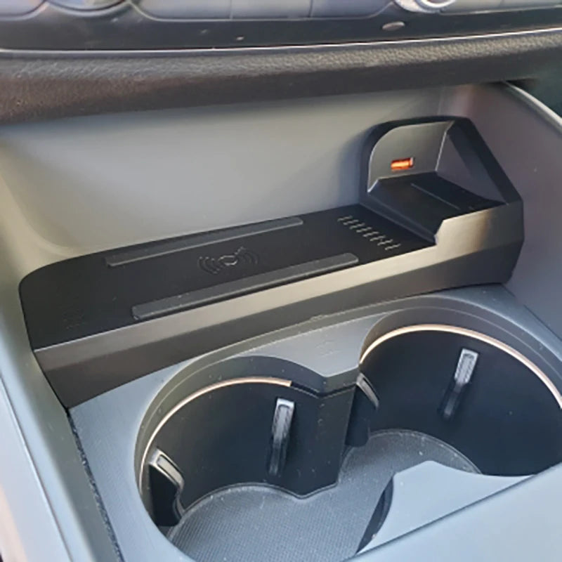Caricabatterie wireless per auto per Audi A3 8V S3 2014-2020 15W caricatore rapido per telefono pannello di ricarica accessori porta telefono